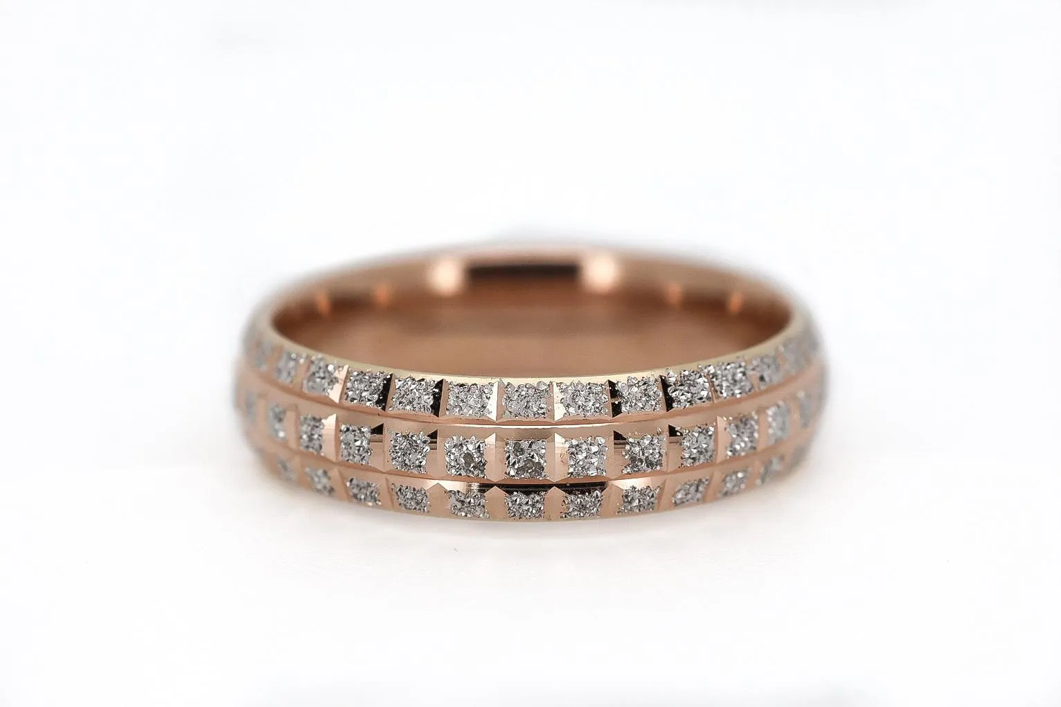 Amour Bands Wedding Bands