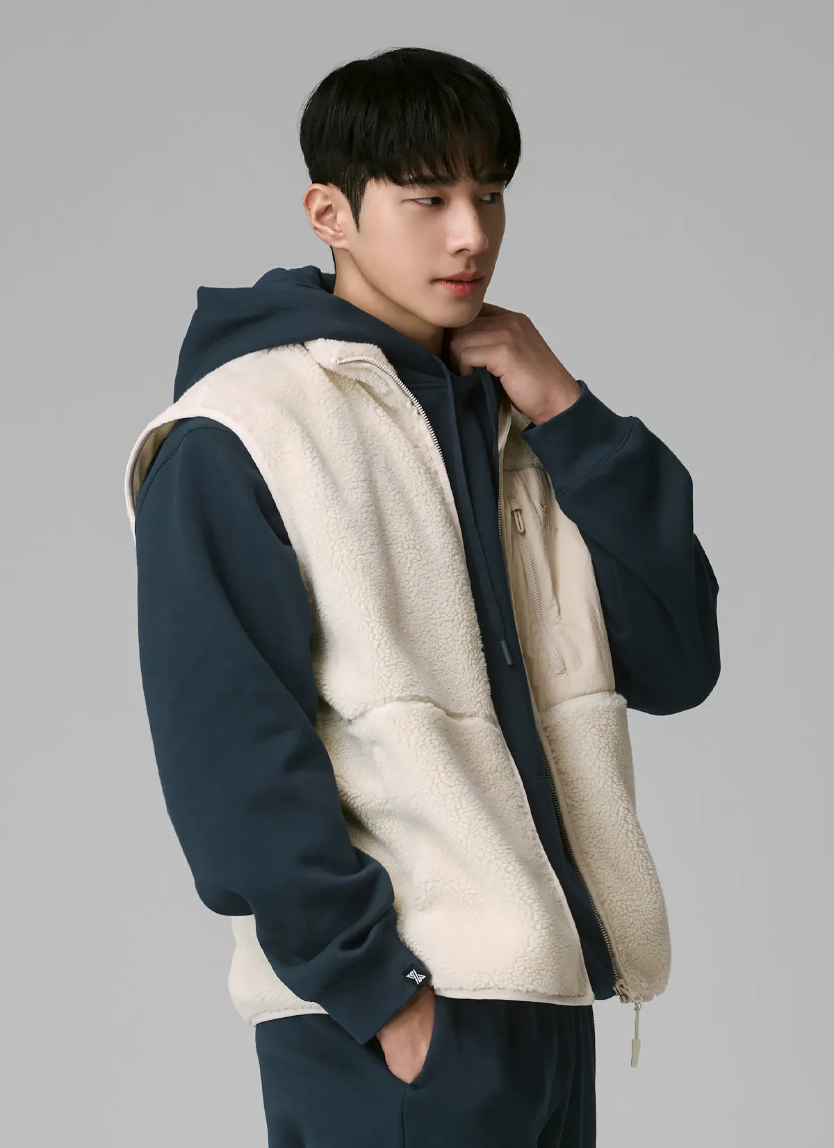 Multi-pocket fleece vest